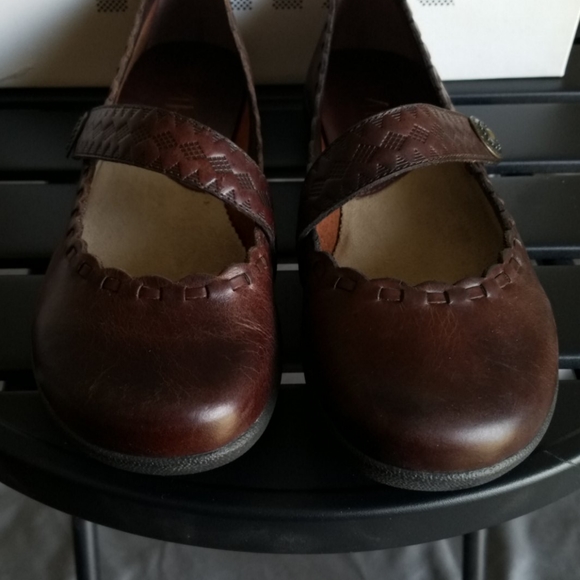 MIA slip on shoes size 6 - Picture 2 of 8